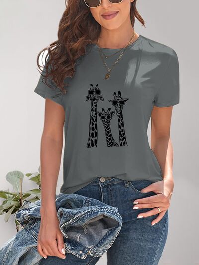 Giraffe Graphic T-Shirt