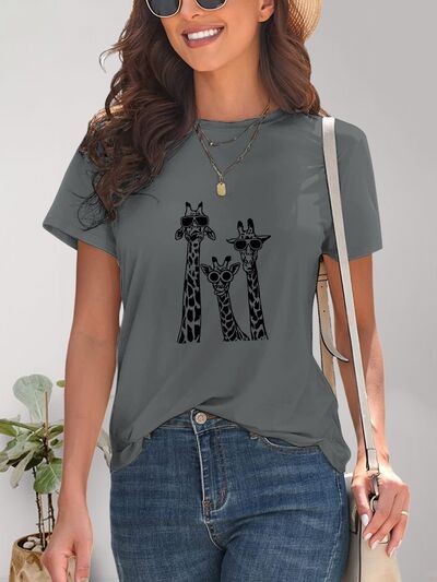 Giraffe Graphic T-Shirt